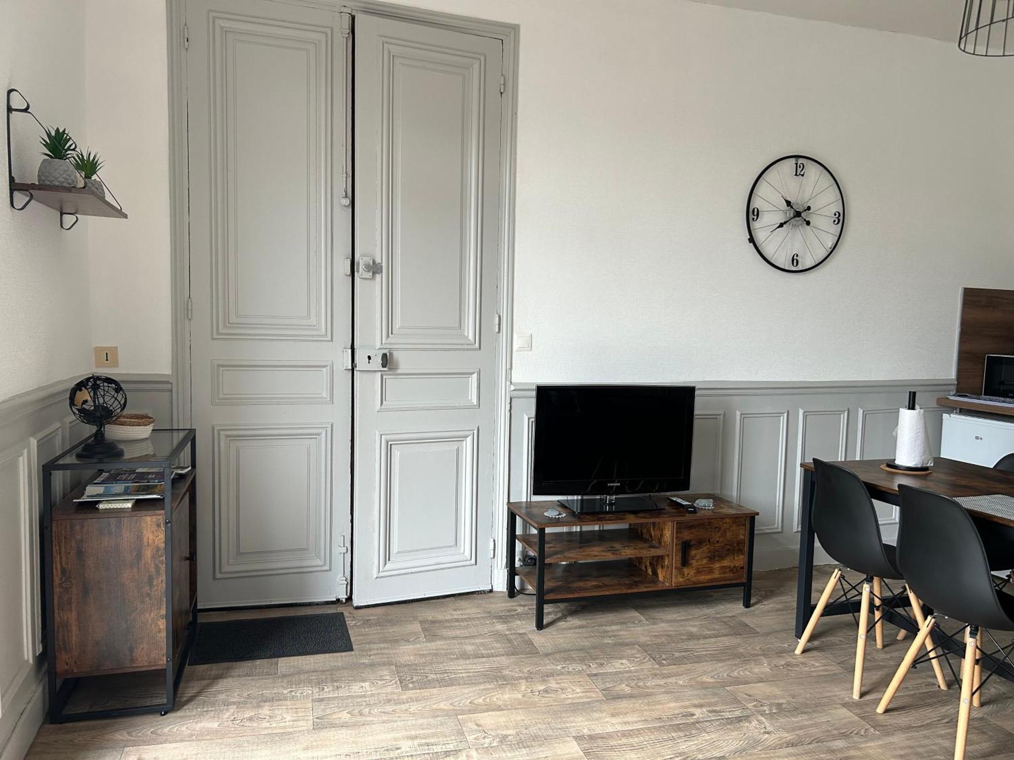 Appartement F1, Refait A Neuf, 150M De La Plage Donville-les-Bains Extérieur photo